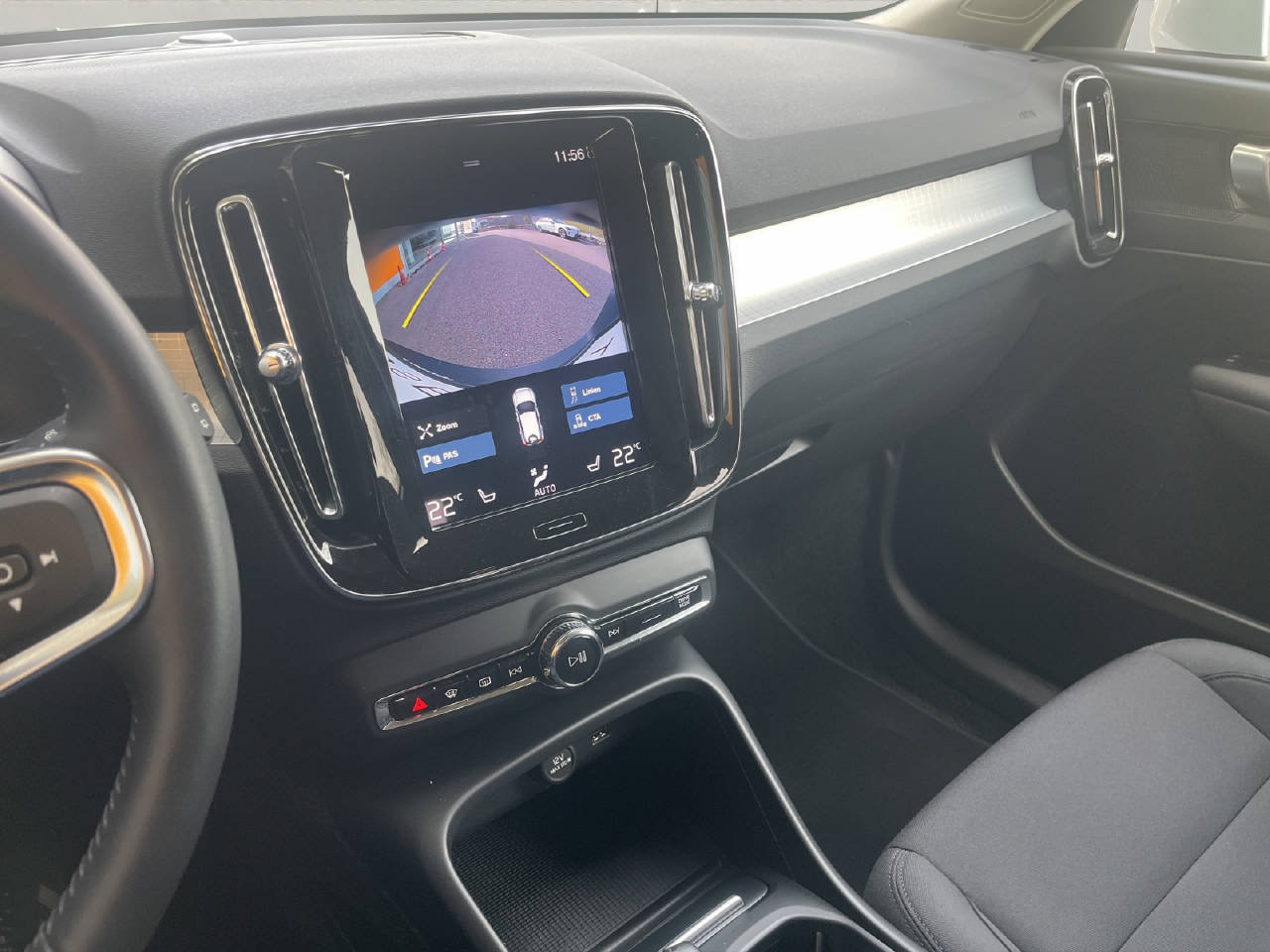 VOLVO XC40 1.5 T3 Momentum, Essence, Occasion / Utilisé, Automatique - 6
