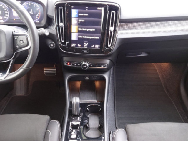 VOLVO XC40 T4 AWD R-Design, Benzin, Occasion / Gebraucht, Automatik - 6
