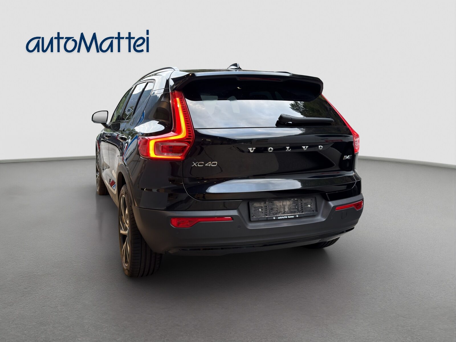 VOLVO XC40 B4 B AWD R-Design, Benzin, Occasion / Gebraucht, Automatik - 3