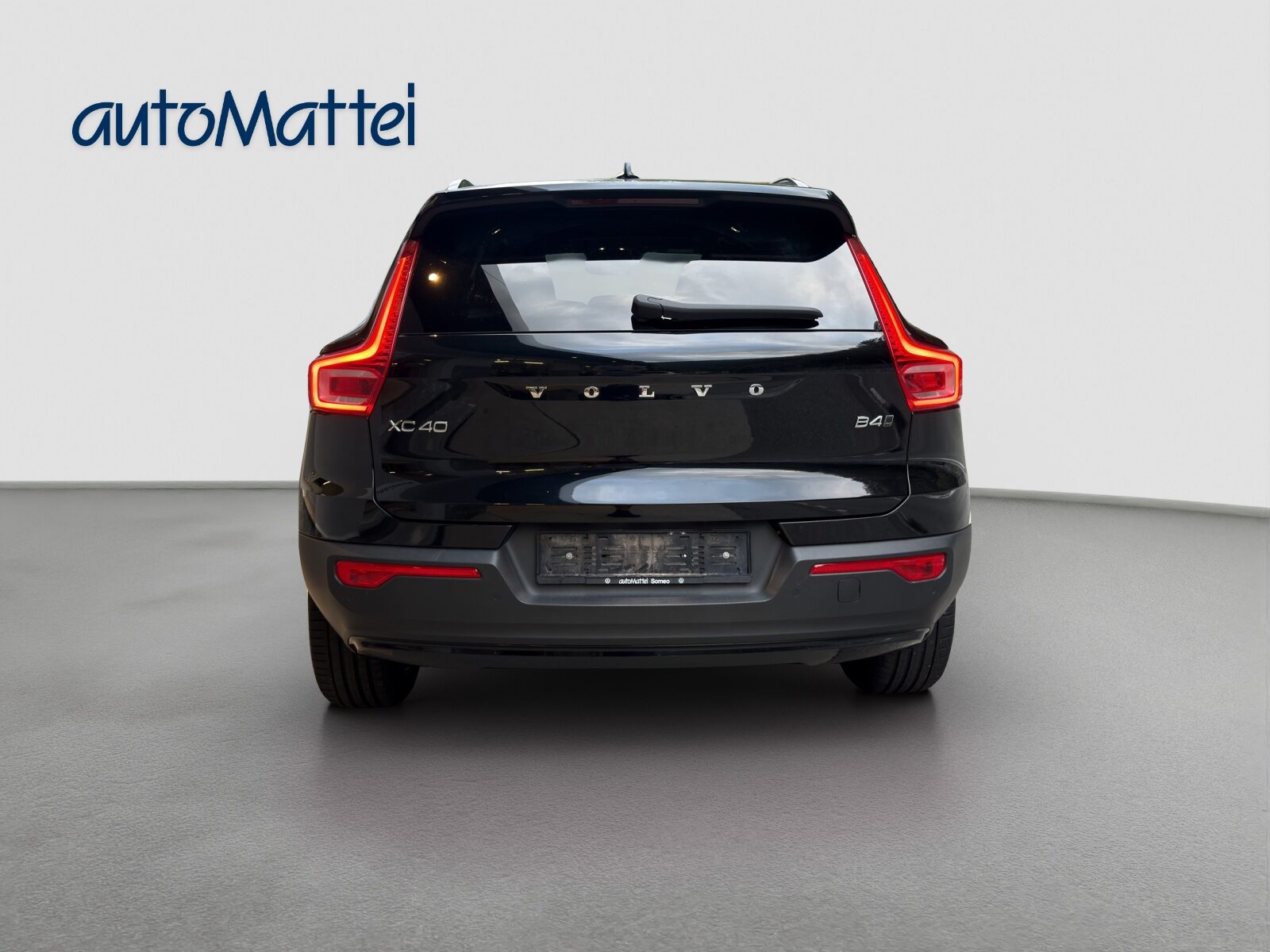 VOLVO XC40 B4 B AWD R-Design, Benzin, Occasion / Gebraucht, Automatik - 4