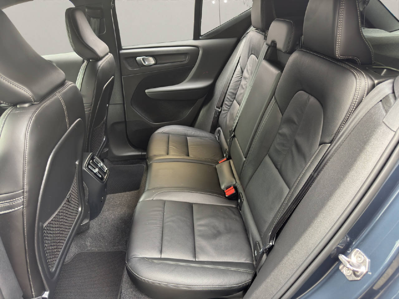 VOLVO XC40 P8 AWD Elec Pro, Électrique, Occasion / Utilisé, Automatique - 7