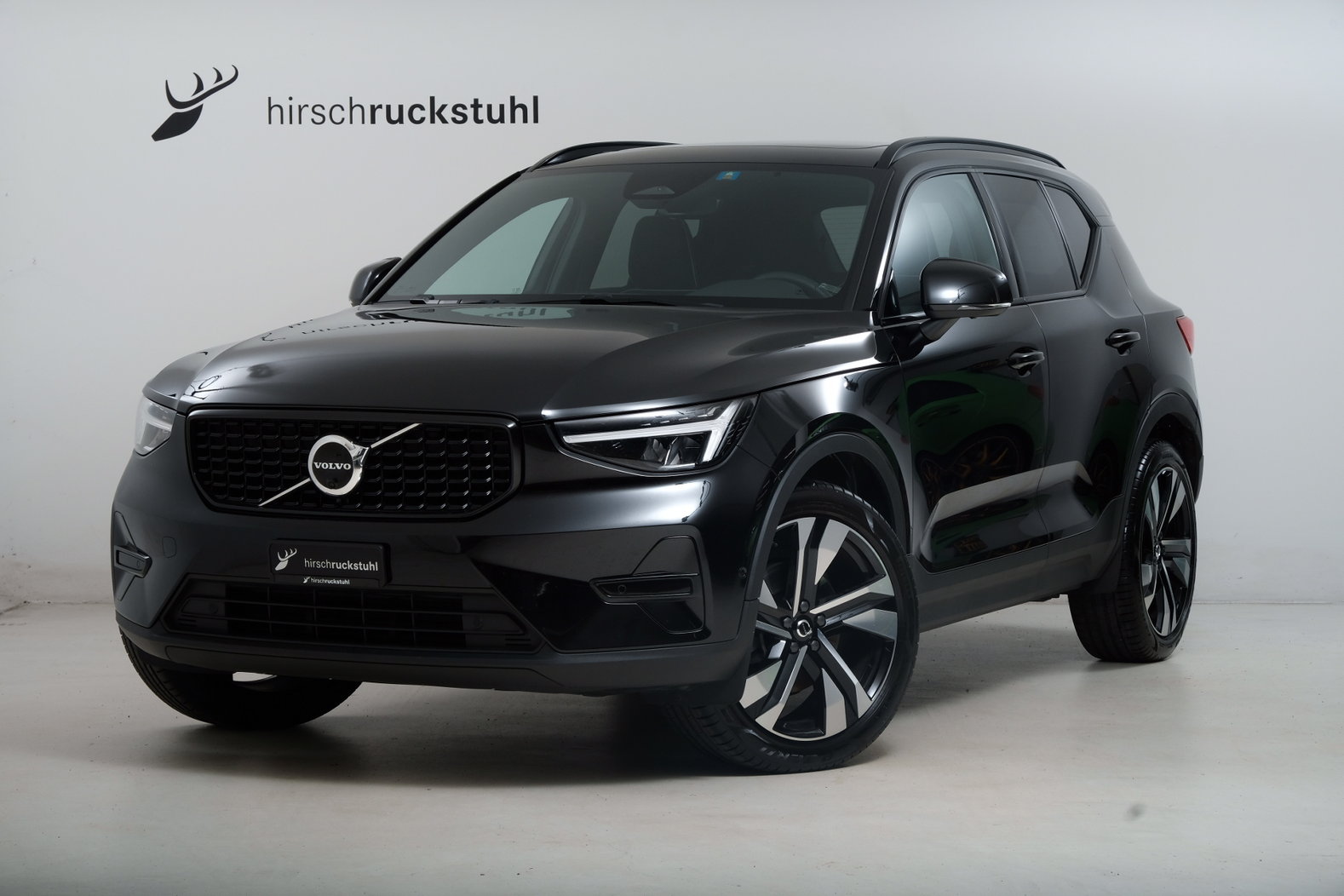VOLVO XC40 B3 MHD Plus Dark