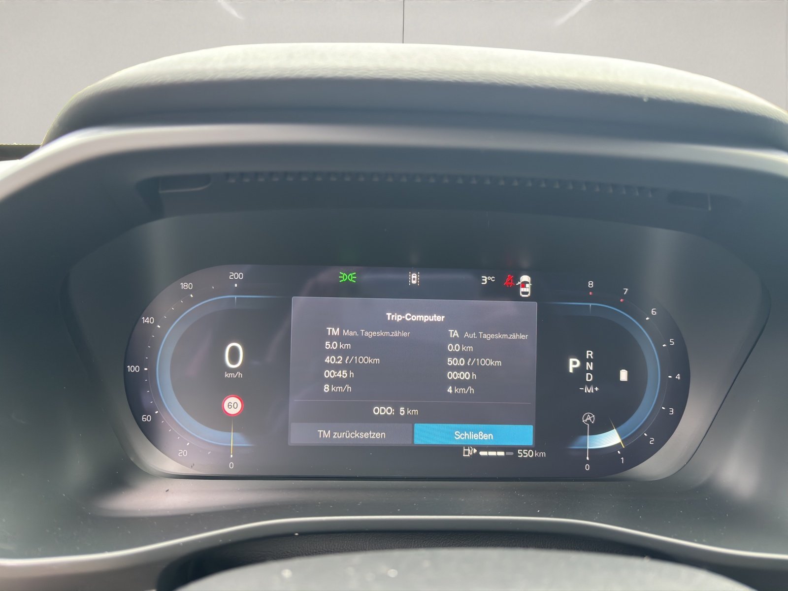 VOLVO XC40 2.0 B4 MH Ultra Dark, Mild-Hybrid Benzin/Elektro, Neuwagen, Automatik - 4