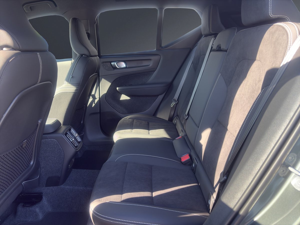 VOLVO XC40 B3 Benzin Mild Hybrid Xcite DCT, Mild-Hybrid Benzin/Elektro, Neuwagen, Automatik - 7