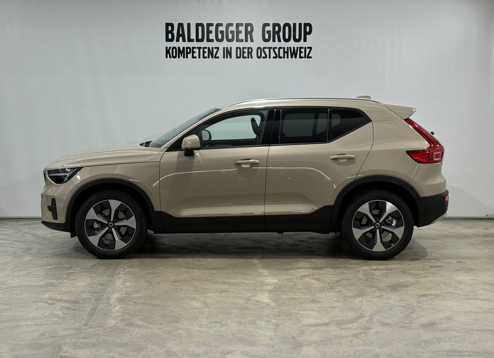 VOLVO XC40 2.0 B3 MH Core, Hybride Intégral Essence/Électricité, Voiture nouvelle, Automatique - 2
