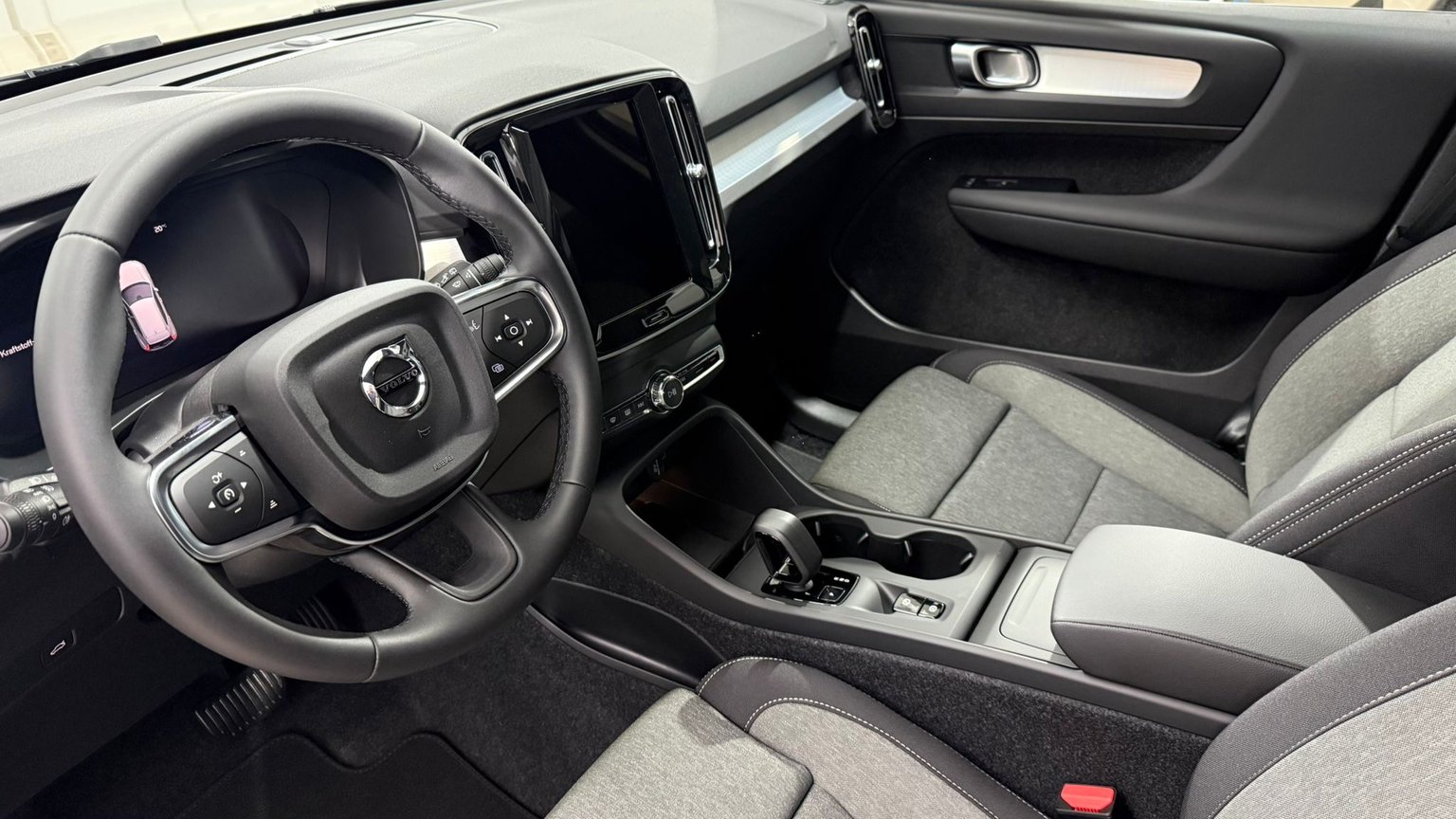 VOLVO XC40 2.0 B3 MH Core, Hybride Intégral Essence/Électricité, Voiture nouvelle, Automatique - 4