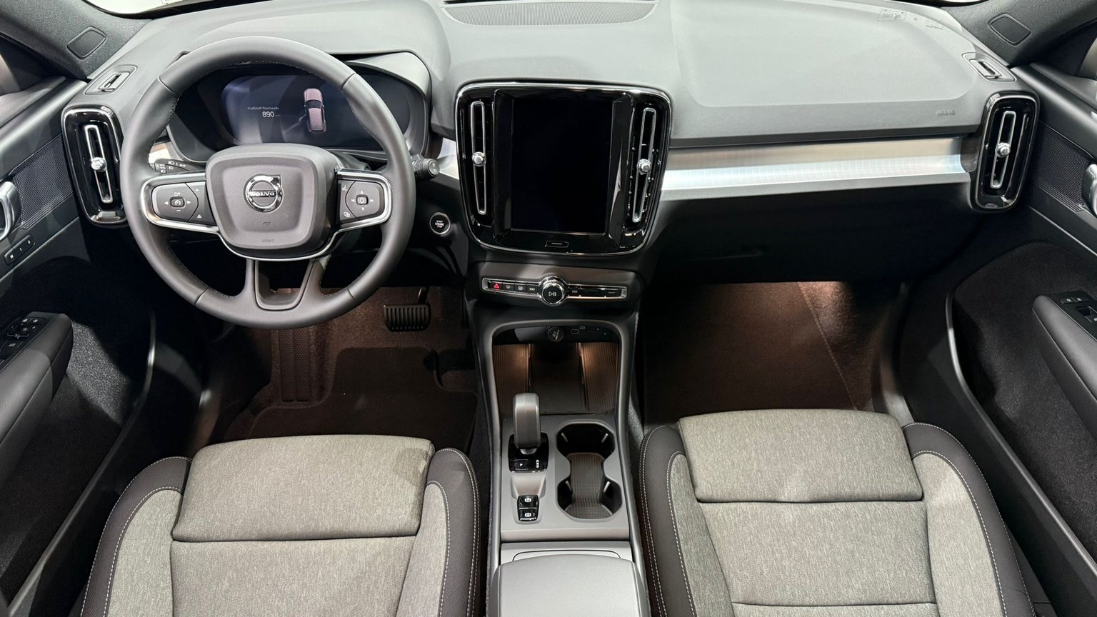 VOLVO XC40 2.0 B3 MH Core, Hybride Intégral Essence/Électricité, Voiture nouvelle, Automatique - 5