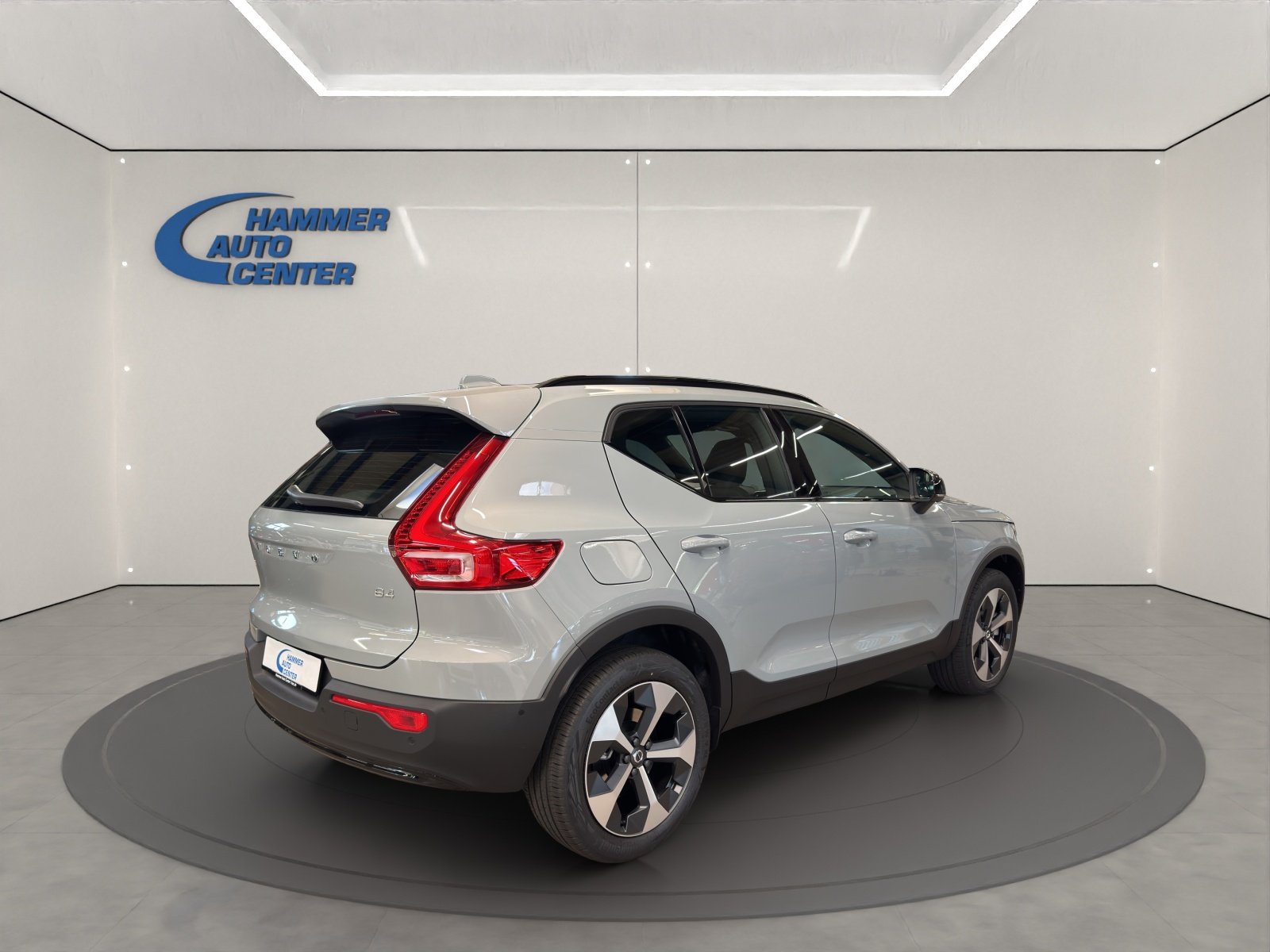 VOLVO XC40 2.0 B4 MH Ultra Dark, Mild-Hybrid Petrol/Electric, New car, Automatic - 3