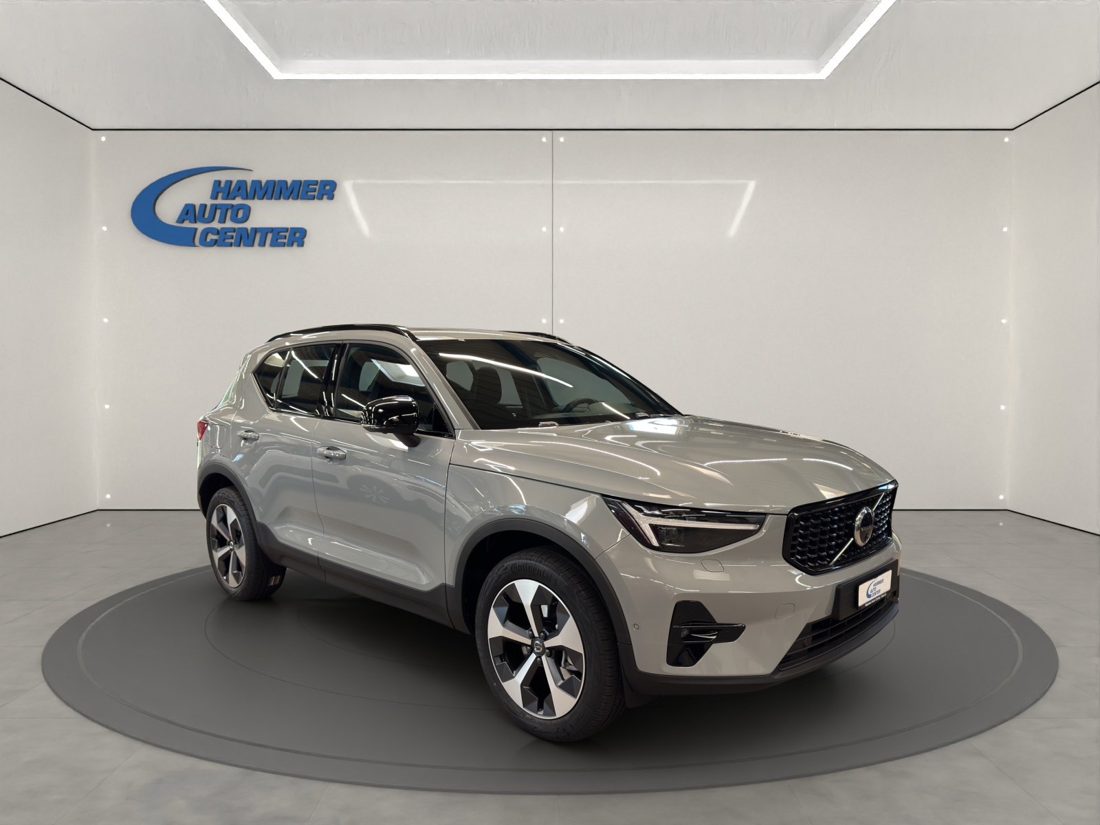VOLVO XC40 2.0 B4 MH Ultra Dark, Mild-Hybrid Petrol/Electric, New car, Automatic - 7