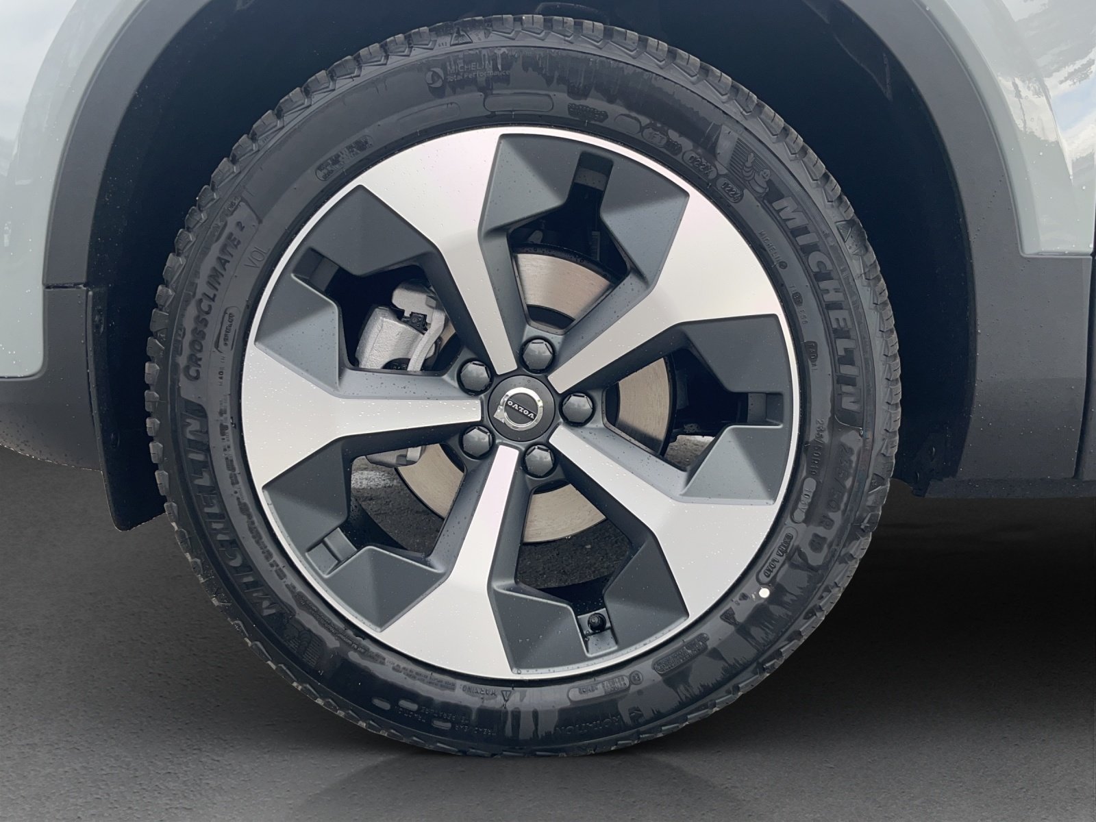 VOLVO XC40 B3 Benzin Mild Hybrid Xcite DCT, Hybride Leggero Benzina/Elettrica, Auto nuove, Automatico - 5