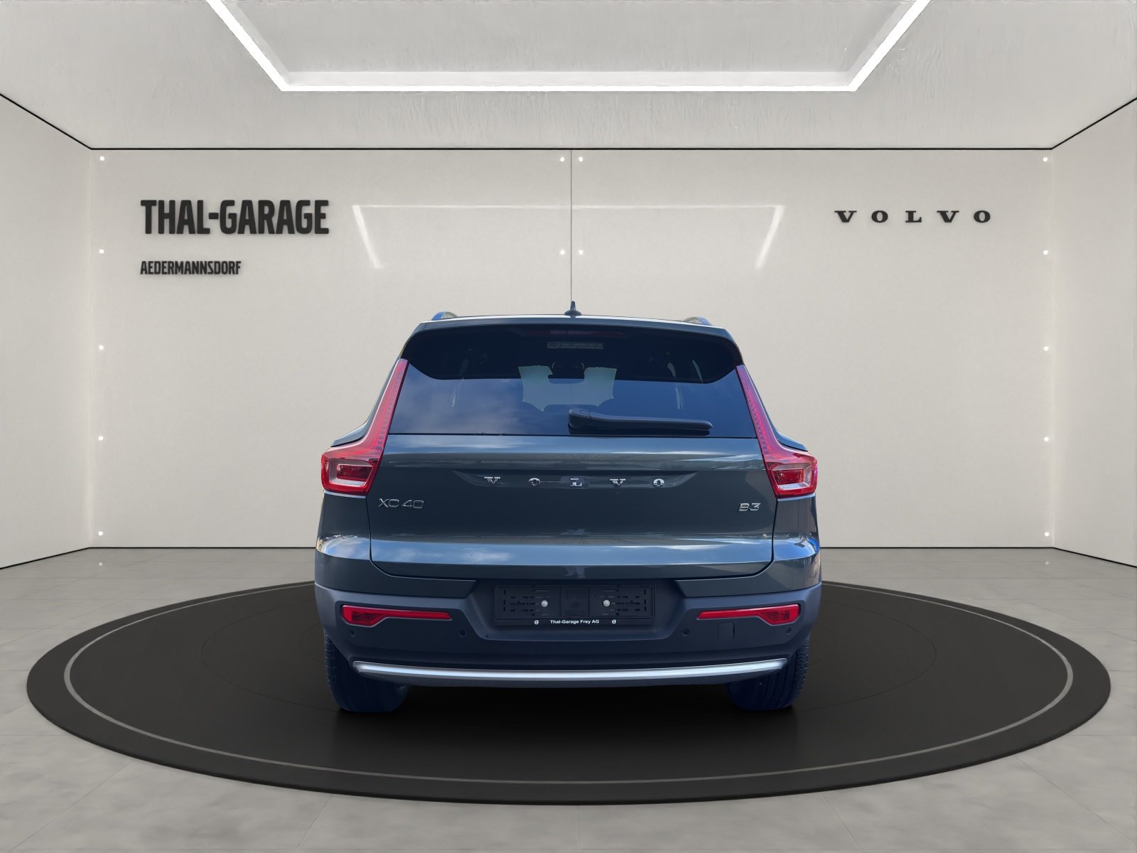 VOLVO XC40 2.0 B3 MH XCITE, Mild-Hybrid Petrol/Electric, New car, Automatic - 4