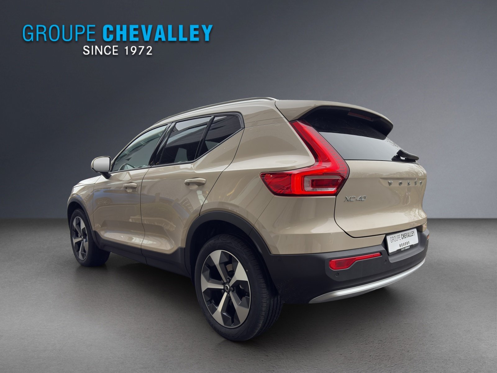 VOLVO XC40 B3 Benzin Mild Hybrid Xcite DCT, Hybride Leggero Benzina/Elettrica, Auto nuove, Automatico - 4