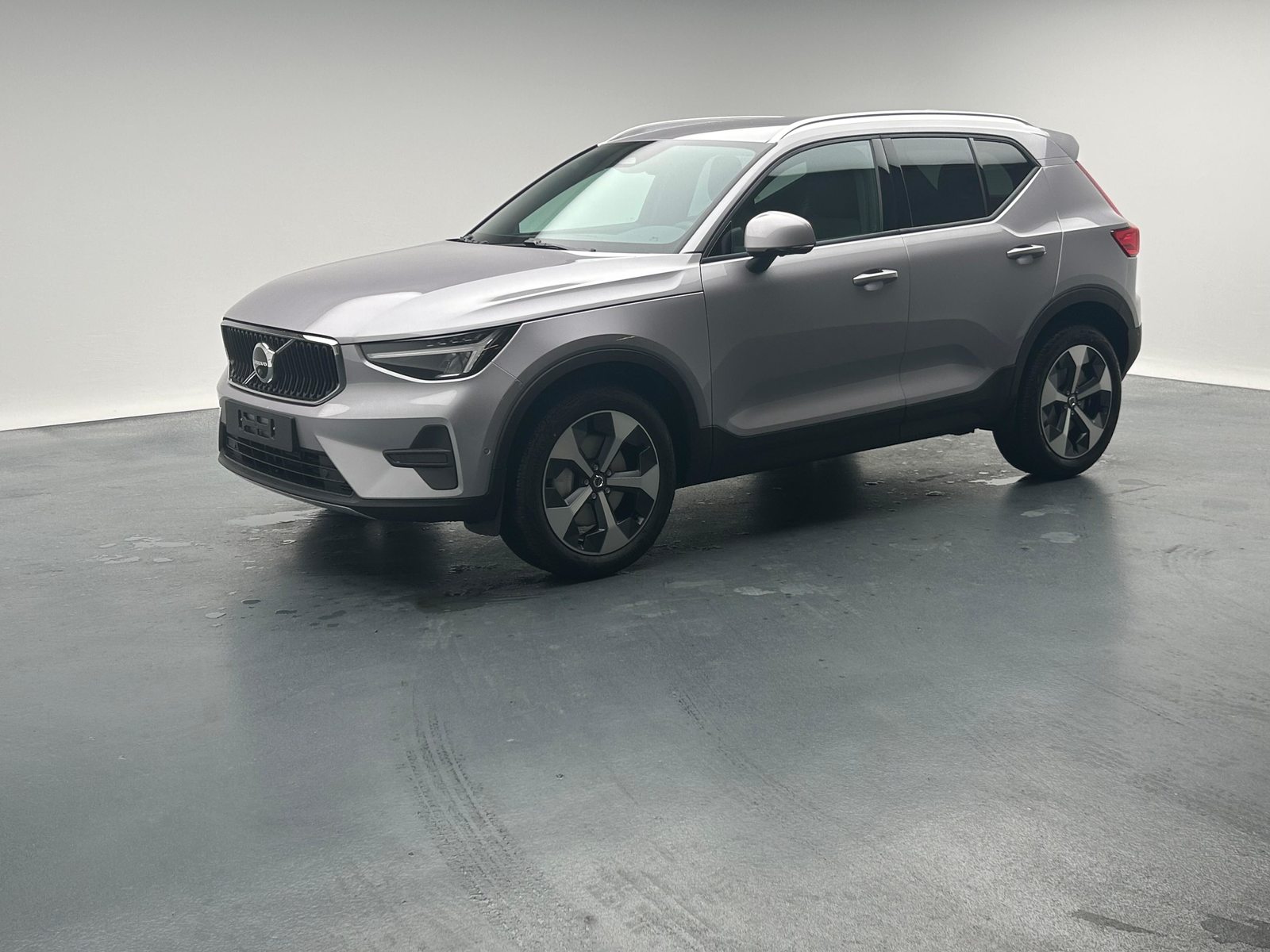VOLVO XC40 2.0 B3 MH XCITE, Mild-Hybrid Benzin/Elektro, Neuwagen, Automatik - 2