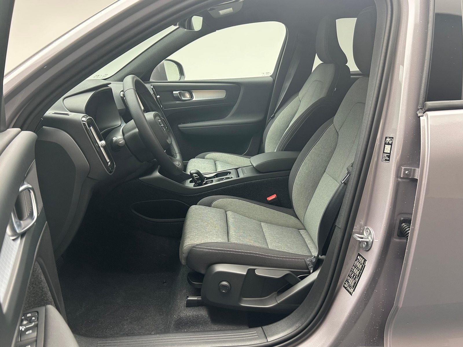 VOLVO XC40 2.0 B3 MH XCITE, Mild-Hybrid Benzin/Elektro, Neuwagen, Automatik - 3