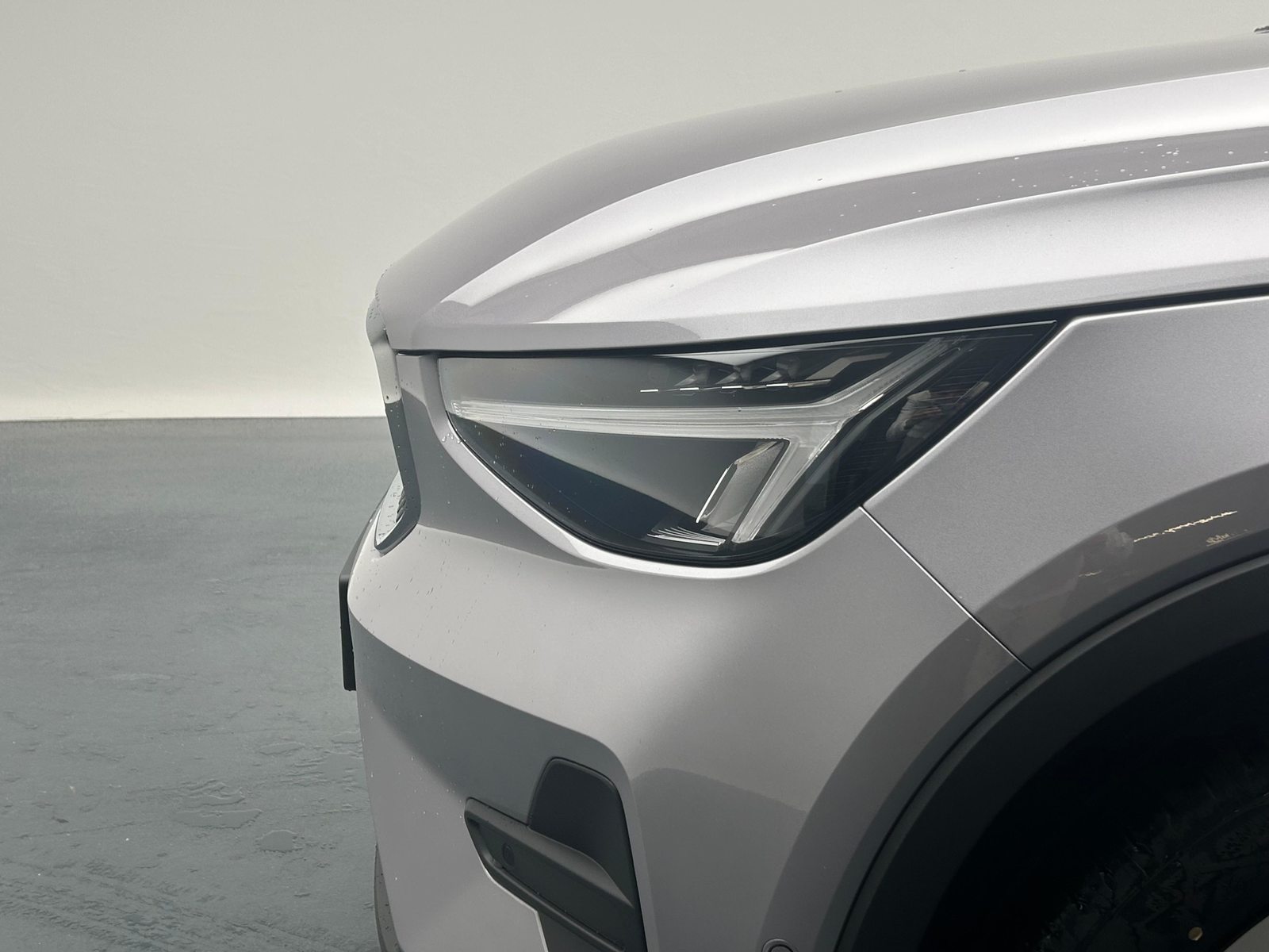 VOLVO XC40 2.0 B3 MH XCITE, Mild-Hybrid Benzin/Elektro, Neuwagen, Automatik - 6