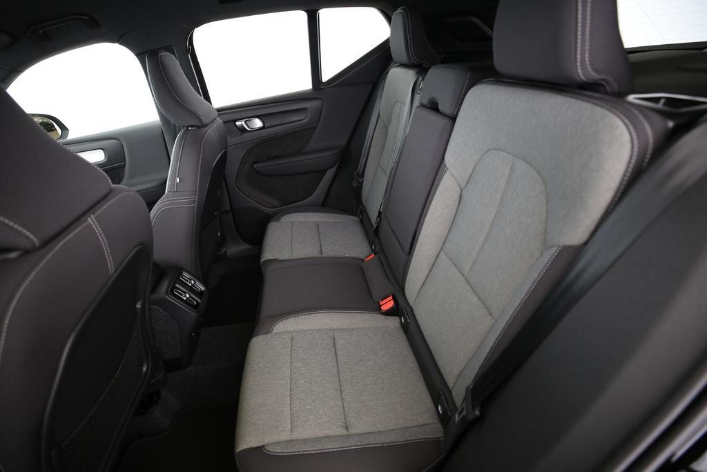 VOLVO XC40 2.0 B3 MH XCITE, Hybride Léger Essence/Électricité, Voiture nouvelle, Automatique - 7