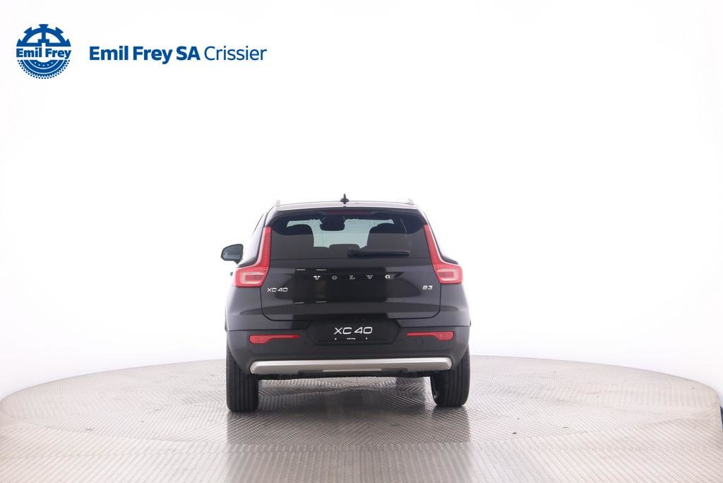 VOLVO XC40 2.0 B3 MH Core, Mild-Hybrid Petrol/Electric, New car, Automatic - 3