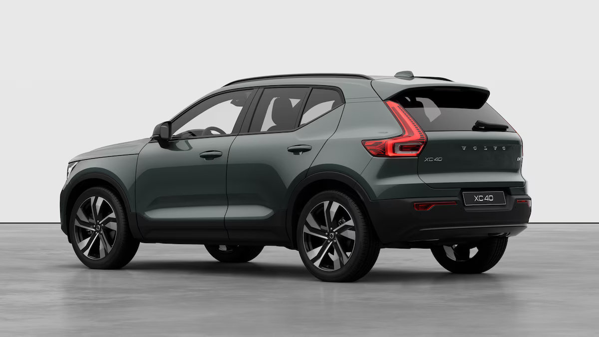 VOLVO XC40 2.0 B4 MH Ultra Dark, Mild-Hybrid Petrol/Electric, New car, Automatic - 2