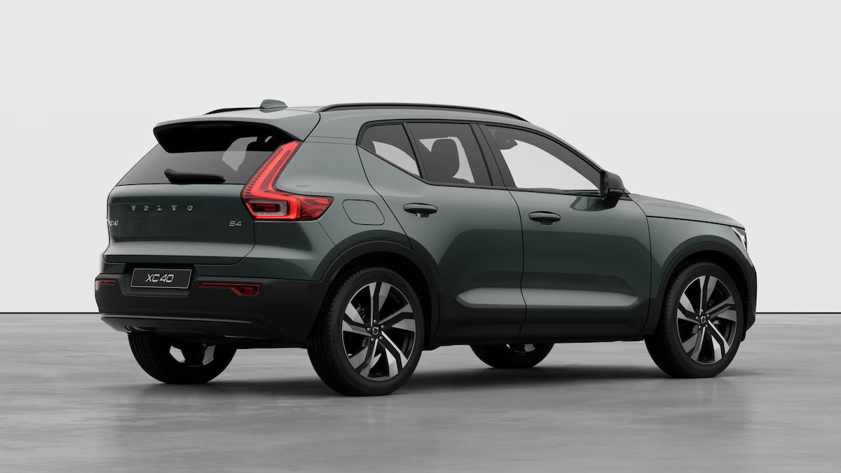 VOLVO XC40 2.0 B4 MH Ultra Dark, Mild-Hybrid Petrol/Electric, New car, Automatic - 4