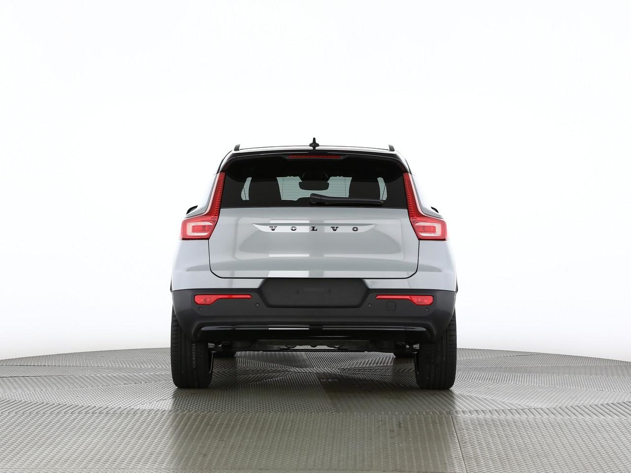 VOLVO XC40 2.0 B4 MH Black Edition, Mild-Hybrid Benzin/Elektro, Neuwagen, Automatik - 4