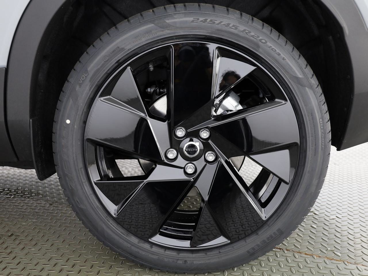 VOLVO XC40 2.0 B4 MH Black Edition, Mild-Hybrid Benzin/Elektro, Neuwagen, Automatik - 7
