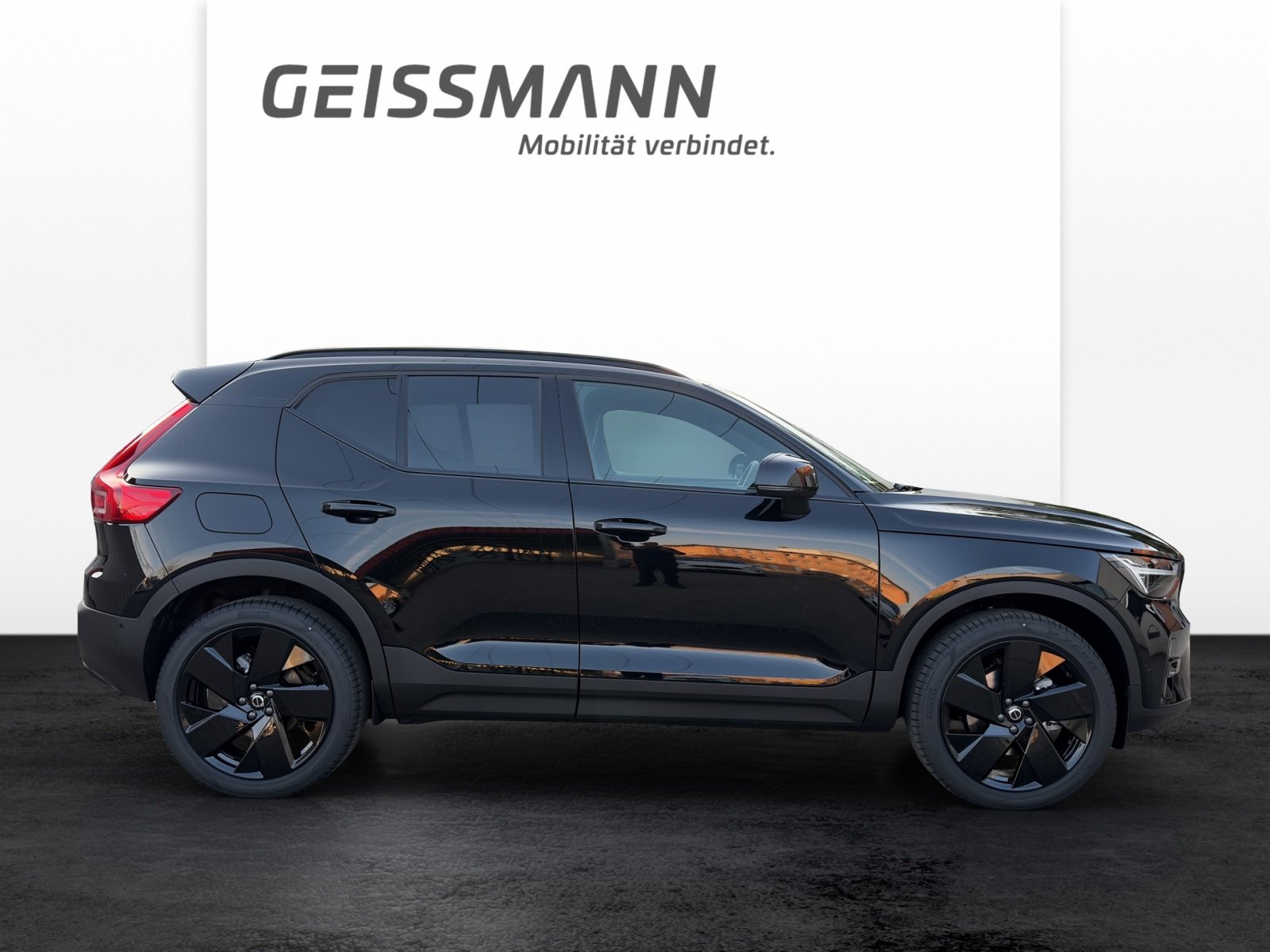 VOLVO XC40 2.0 B4 MH Black Edition, Hybride Léger Essence/Électricité, Voiture nouvelle, Automatique - 4