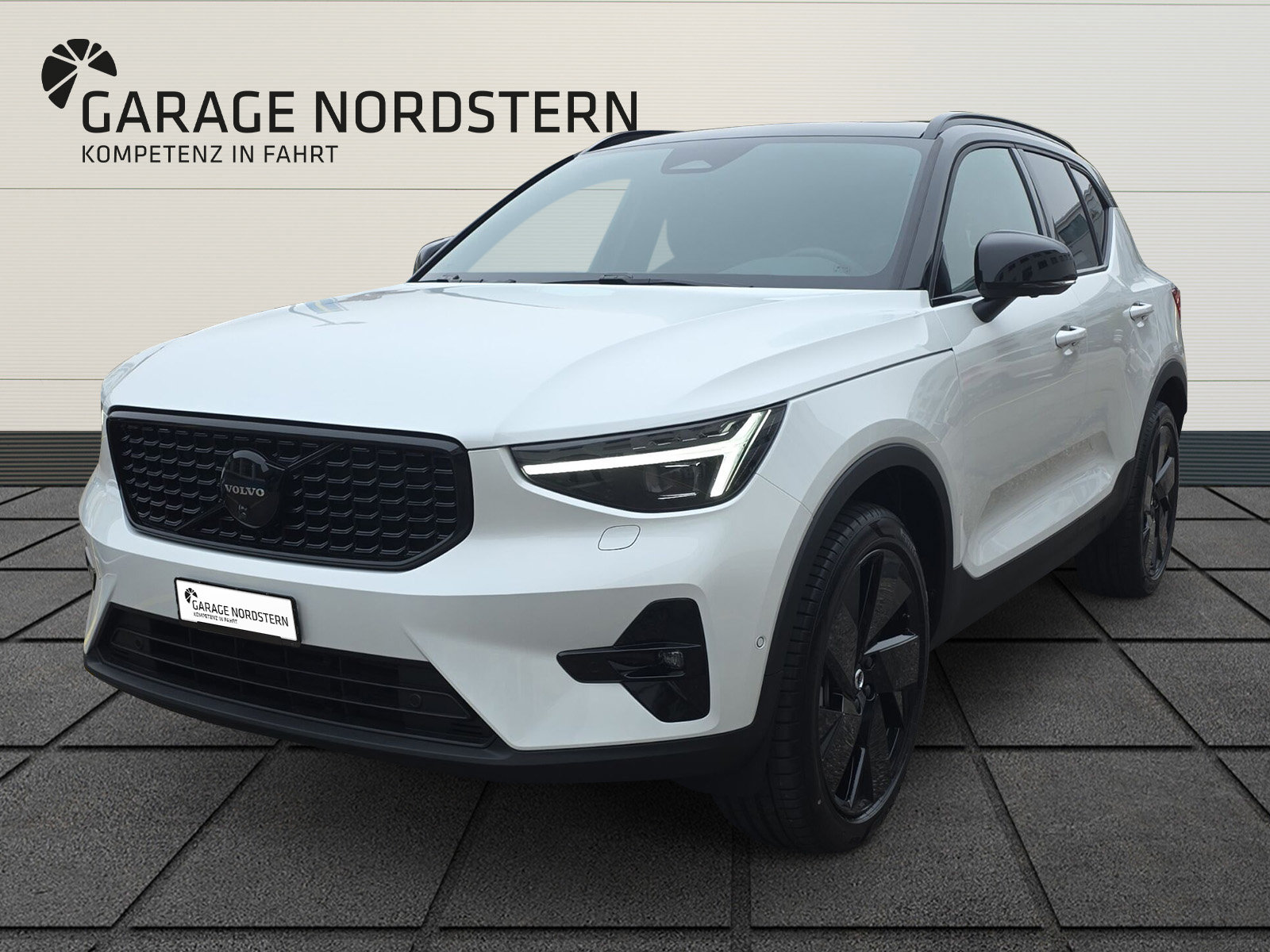 VOLVO XC40 2.0 B4 MH Black Edition
