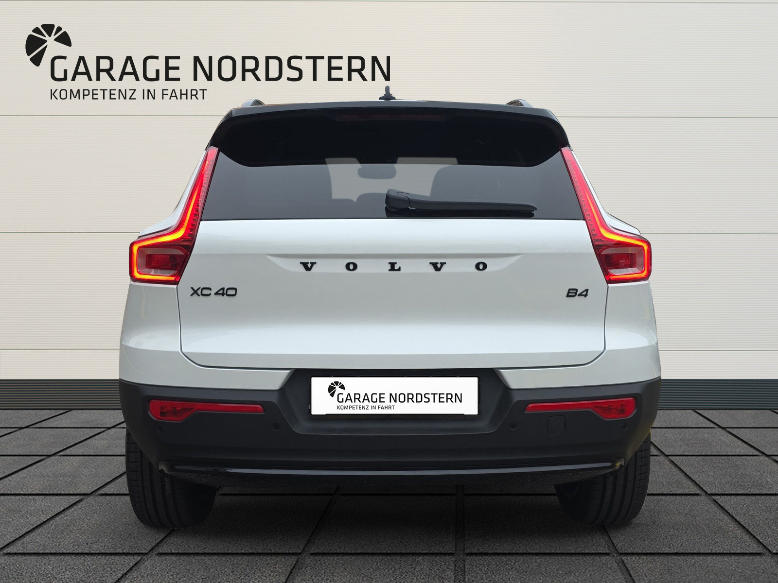 VOLVO XC40 2.0 B4 MH Black Edition, Mild-Hybrid Petrol/Electric, New car, Automatic - 5