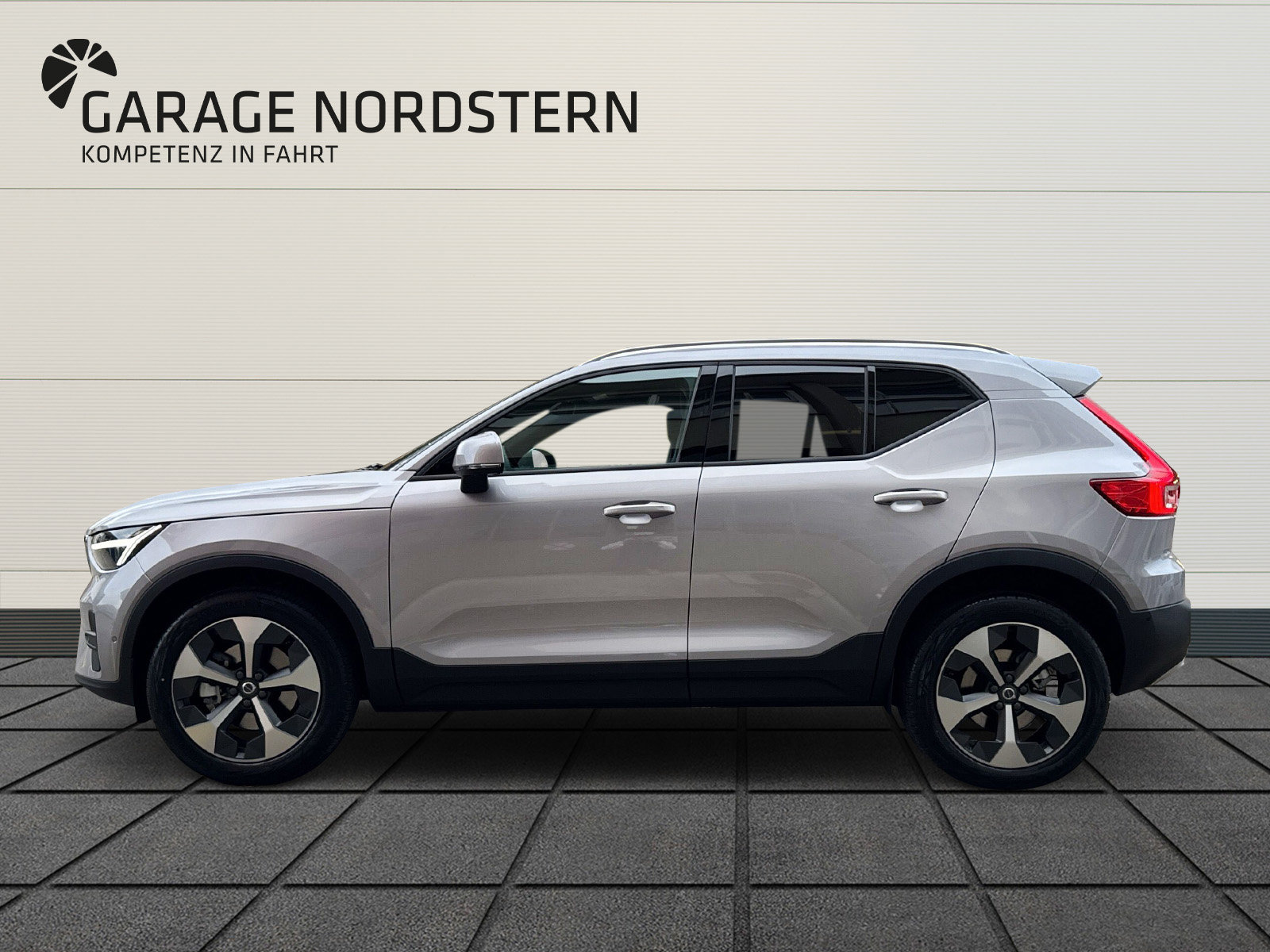 VOLVO XC40 2.0 B3 MH XCITE, Hybride Léger Essence/Électricité, Voiture nouvelle, Automatique - 3