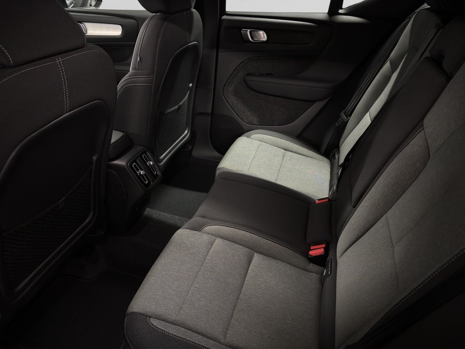 VOLVO XC40 2.0 B3 MH Core XCITE, Hybride Leggero Benzina/Elettrica, Auto nuove, Automatico - 5