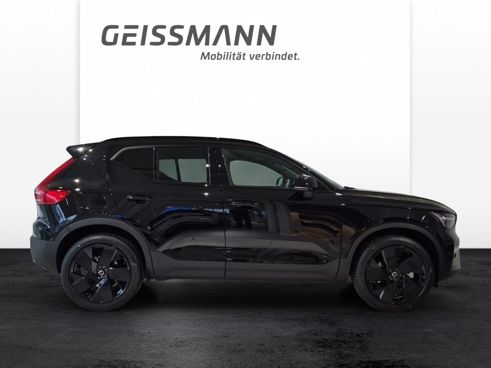 VOLVO XC40 2.0 B4 MH Black Edition, Mild-Hybrid Benzin/Elektro, Neuwagen, Automatik - 4