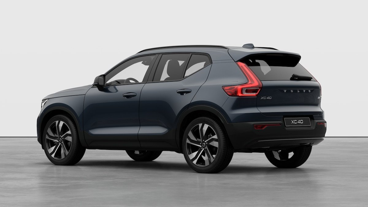 VOLVO XC40 2.0 B4 MH Ultra Dark, Mild-Hybrid Petrol/Electric, New car, Automatic - 2