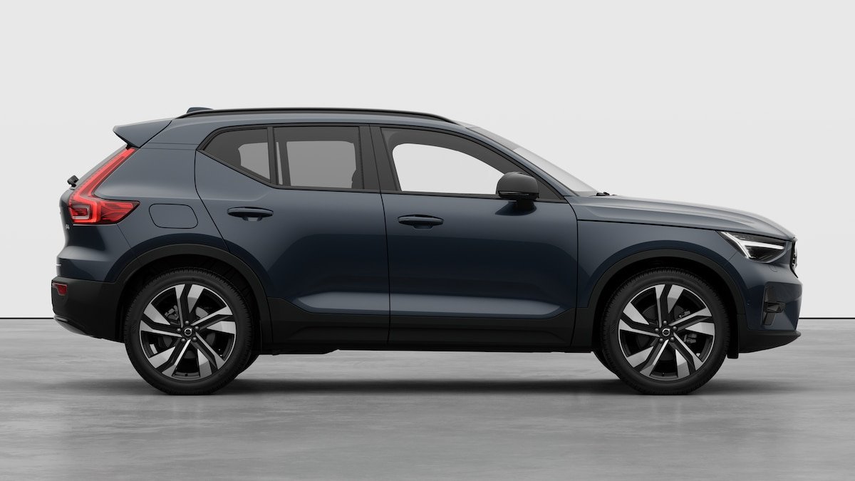 VOLVO XC40 2.0 B4 MH Ultra Dark, Mild-Hybrid Petrol/Electric, New car, Automatic - 4