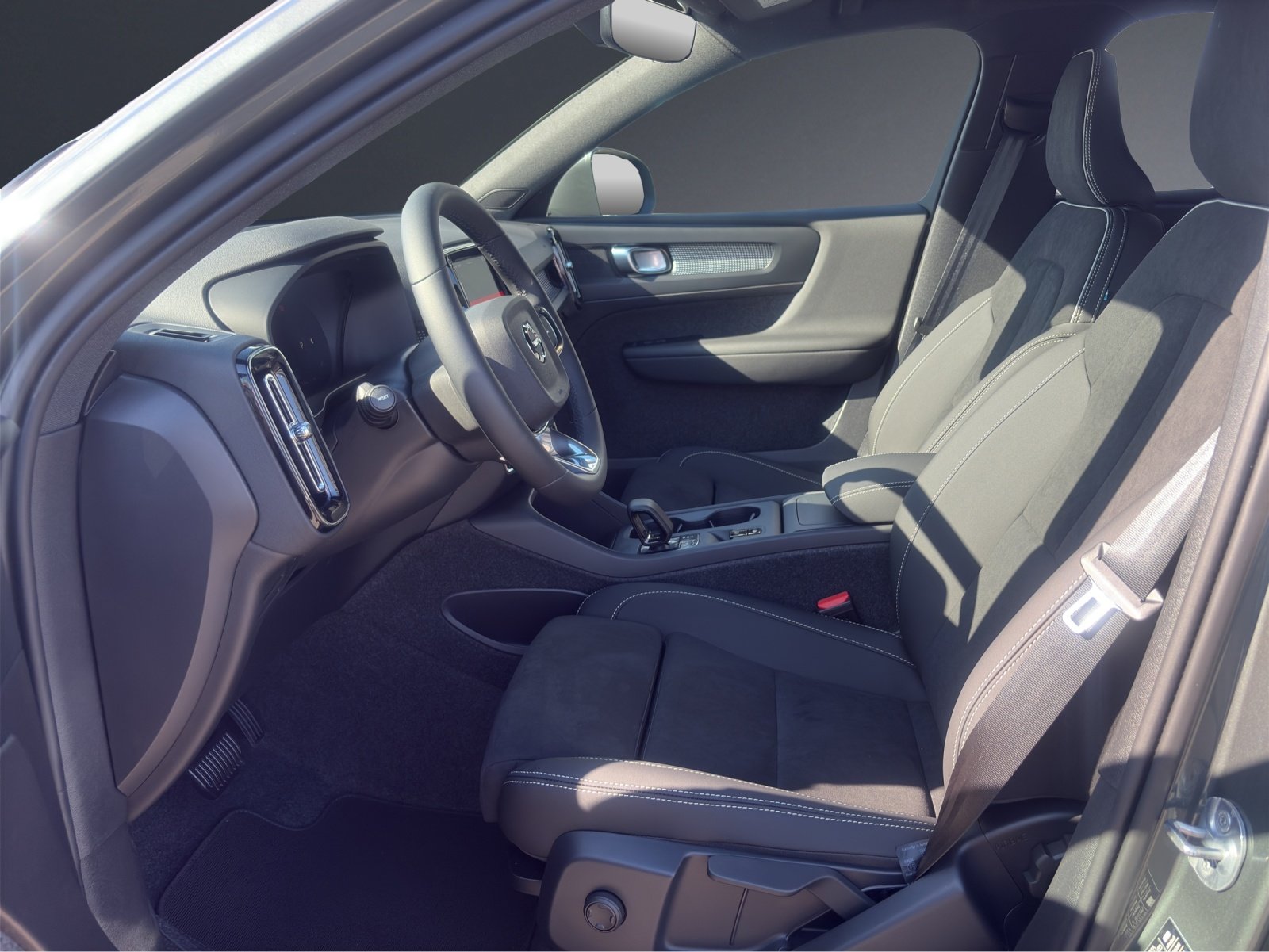 VOLVO XC40 B3 Benzin Mild Hybrid Xcite DCT, Mild-Hybrid Petrol/Electric, New car, Automatic - 6