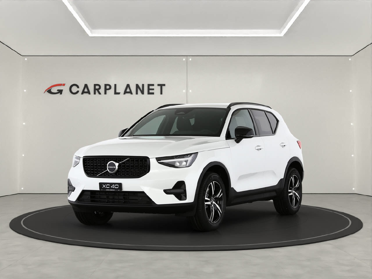 VOLVO XC40 2.0 B3 MH Plus Dark