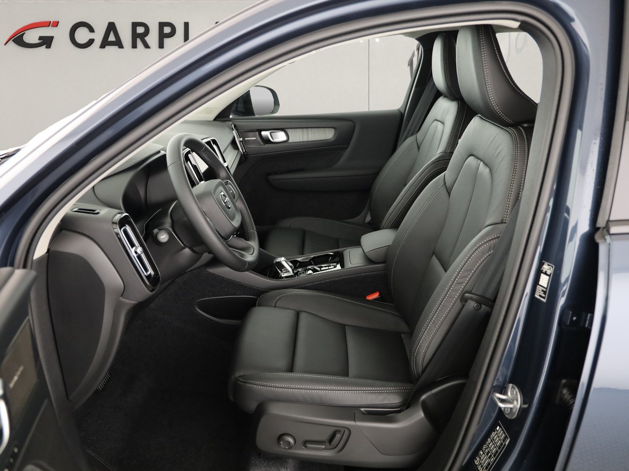 VOLVO XC40 2.0 B3 MH Plus Dark, Hybride Leggero Benzina/Elettrica, Auto nuove, Automatico - 4