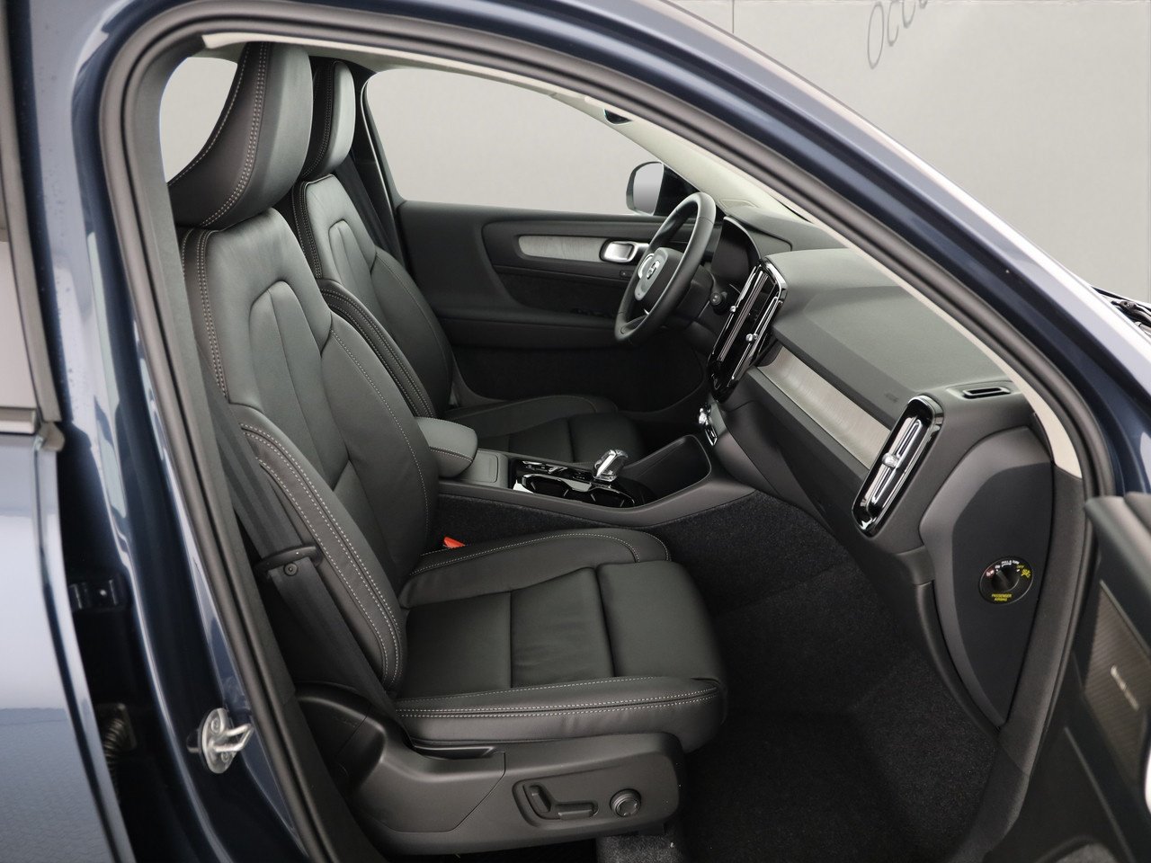 VOLVO XC40 2.0 B3 MH Plus Dark, Hybride Leggero Benzina/Elettrica, Auto nuove, Automatico - 7