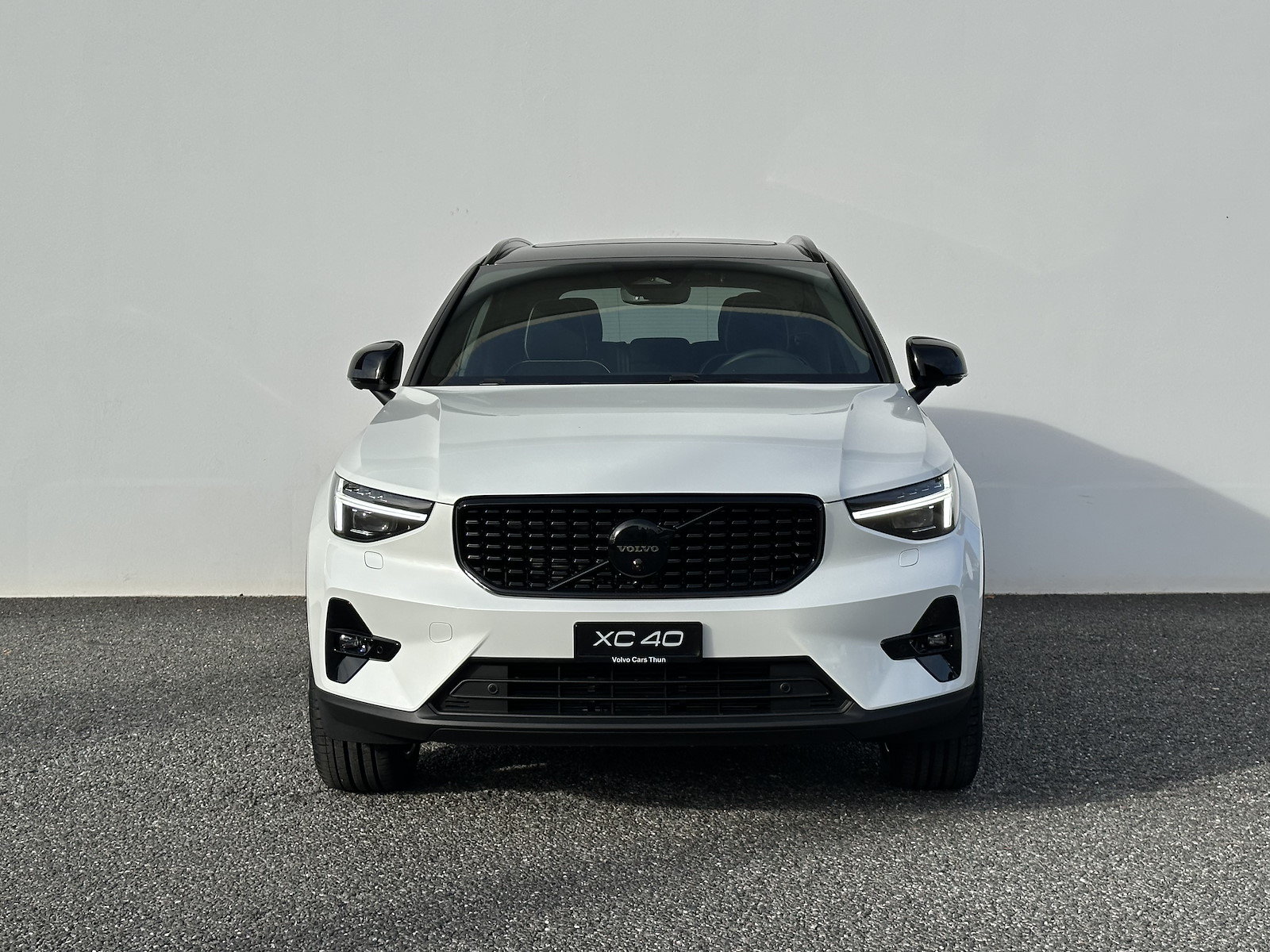 VOLVO XC40 2.0 B4 MH Black Edition, Mild-Hybrid Benzin/Elektro, Neuwagen, Automatik - 2