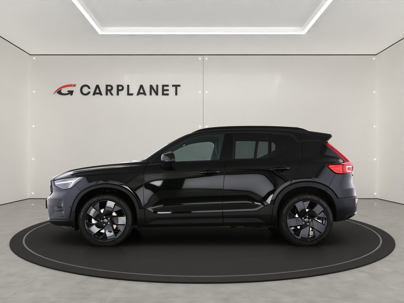 VOLVO XC40 2.0 B4 MH Black Edition, Mild-Hybrid Petrol/Electric, New car, Automatic - 2