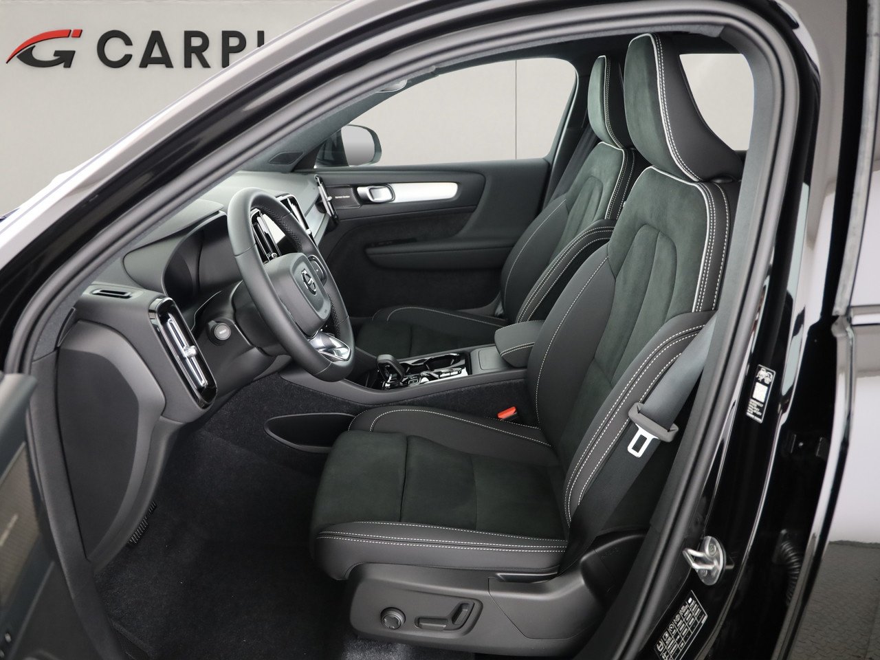 VOLVO XC40 2.0 B4 MH Black Edition, Mild-Hybrid Petrol/Electric, New car, Automatic - 5