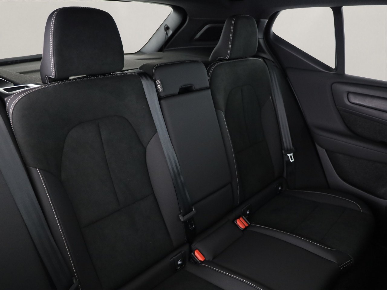VOLVO XC40 2.0 B4 MH Black Edition, Hybride Leggero Benzina/Elettrica, Auto nuove, Automatico - 5