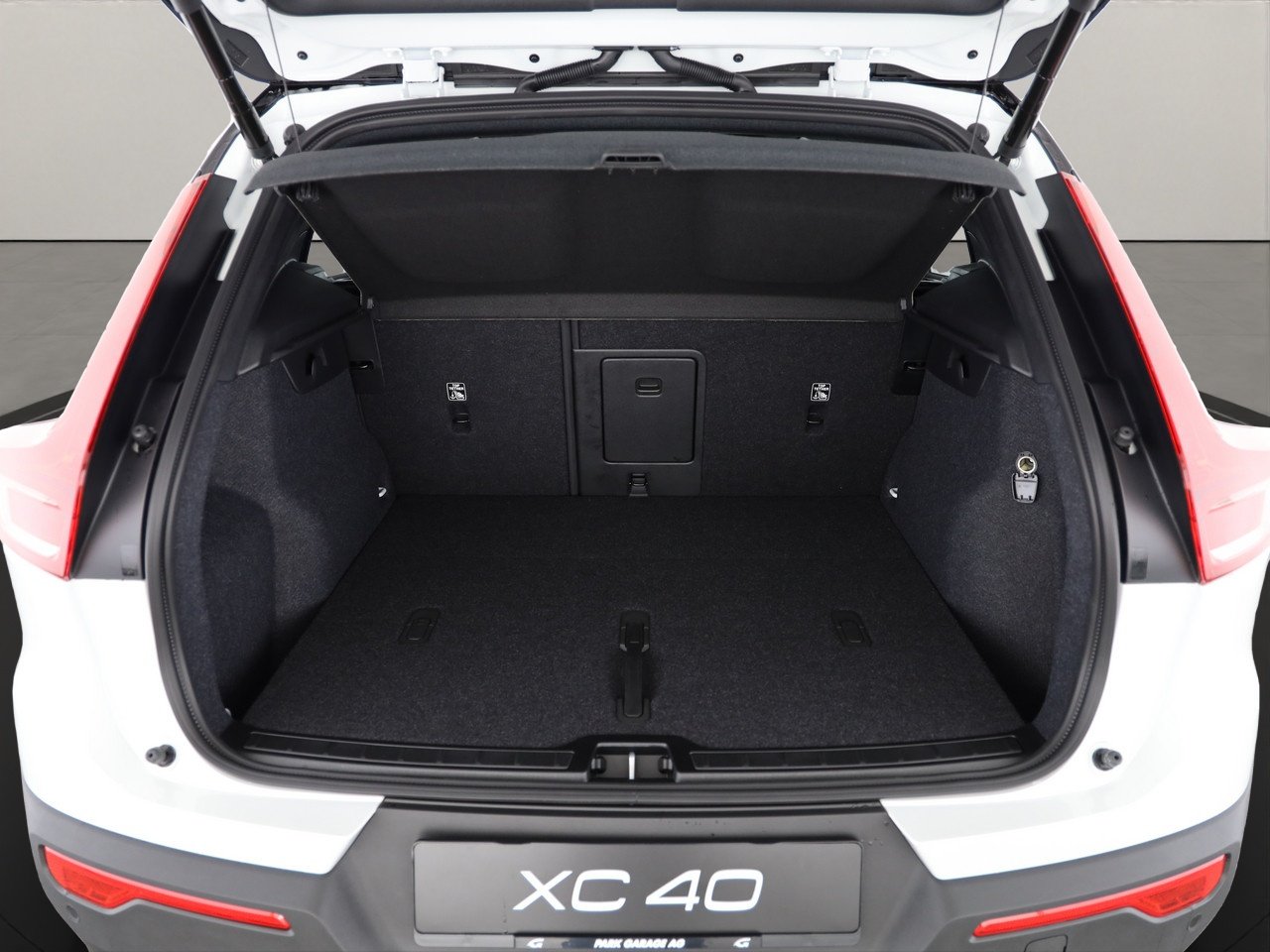 VOLVO XC40 2.0 B4 MH Black Edition, Hybride Leggero Benzina/Elettrica, Auto nuove, Automatico - 7