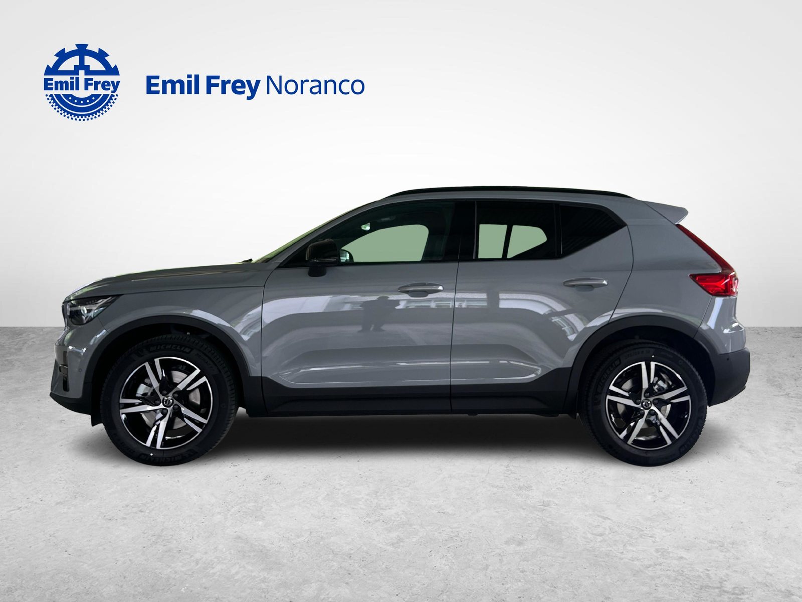 VOLVO XC40 2.0 B3 MH Plus Dark, Mild-Hybrid Benzin/Elektro, Neuwagen, Automatik - 2