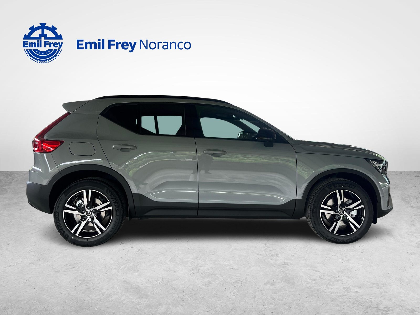 VOLVO XC40 2.0 B3 MH Plus Dark, Mild-Hybrid Benzin/Elektro, Neuwagen, Automatik - 6