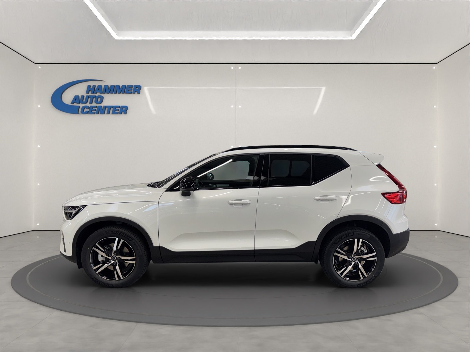VOLVO XC40 2.0 B3 MH Plus Dark, Hybride Leggero Benzina/Elettrica, Auto nuove, Automatico - 2
