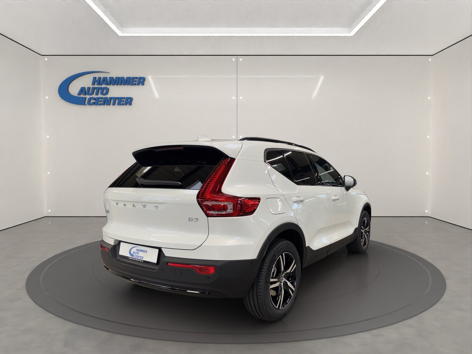 VOLVO XC40 2.0 B3 MH Plus Dark, Hybride Leggero Benzina/Elettrica, Auto nuove, Automatico - 5