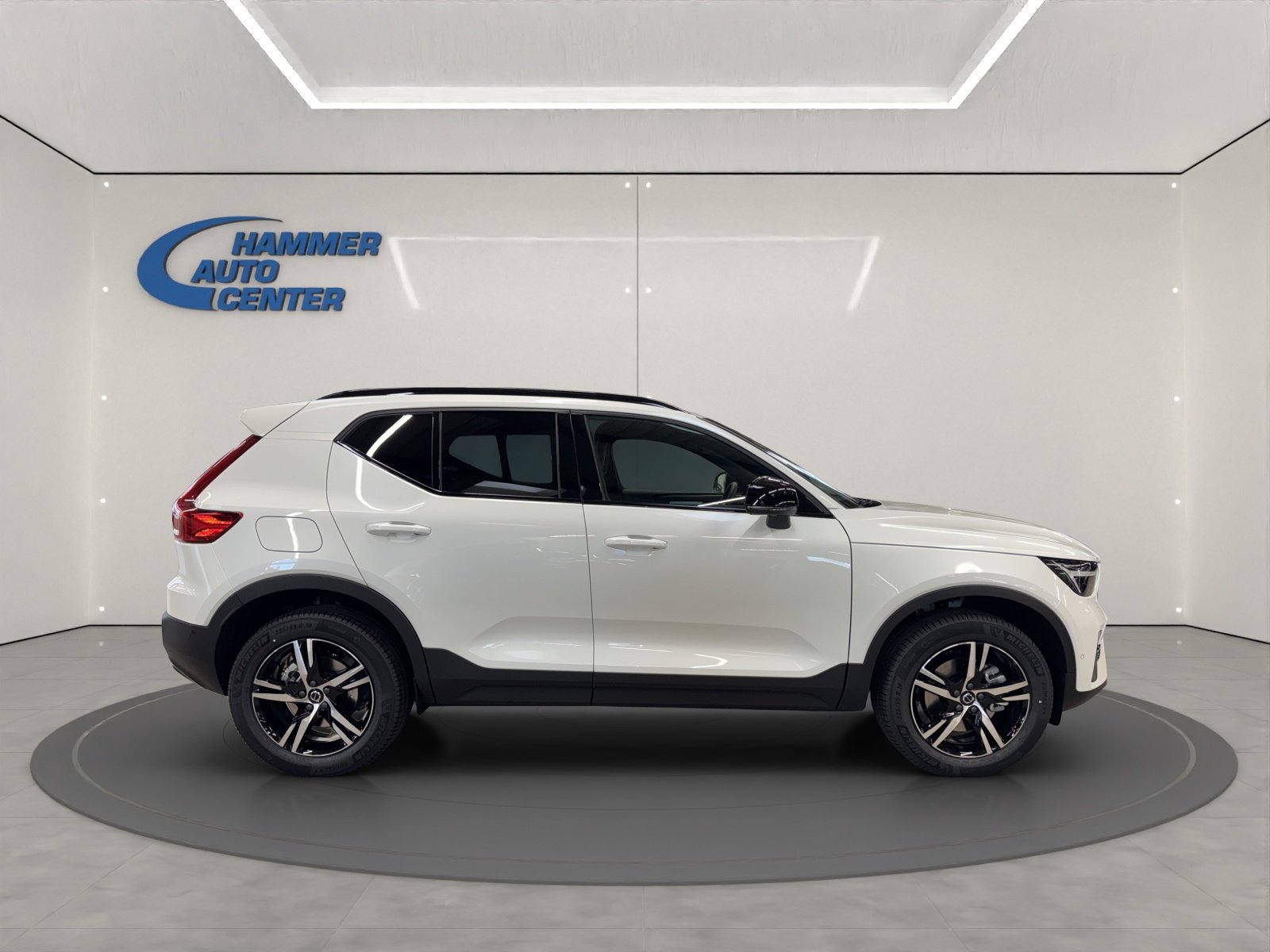 VOLVO XC40 2.0 B3 MH Plus Dark, Hybride Leggero Benzina/Elettrica, Auto nuove, Automatico - 6