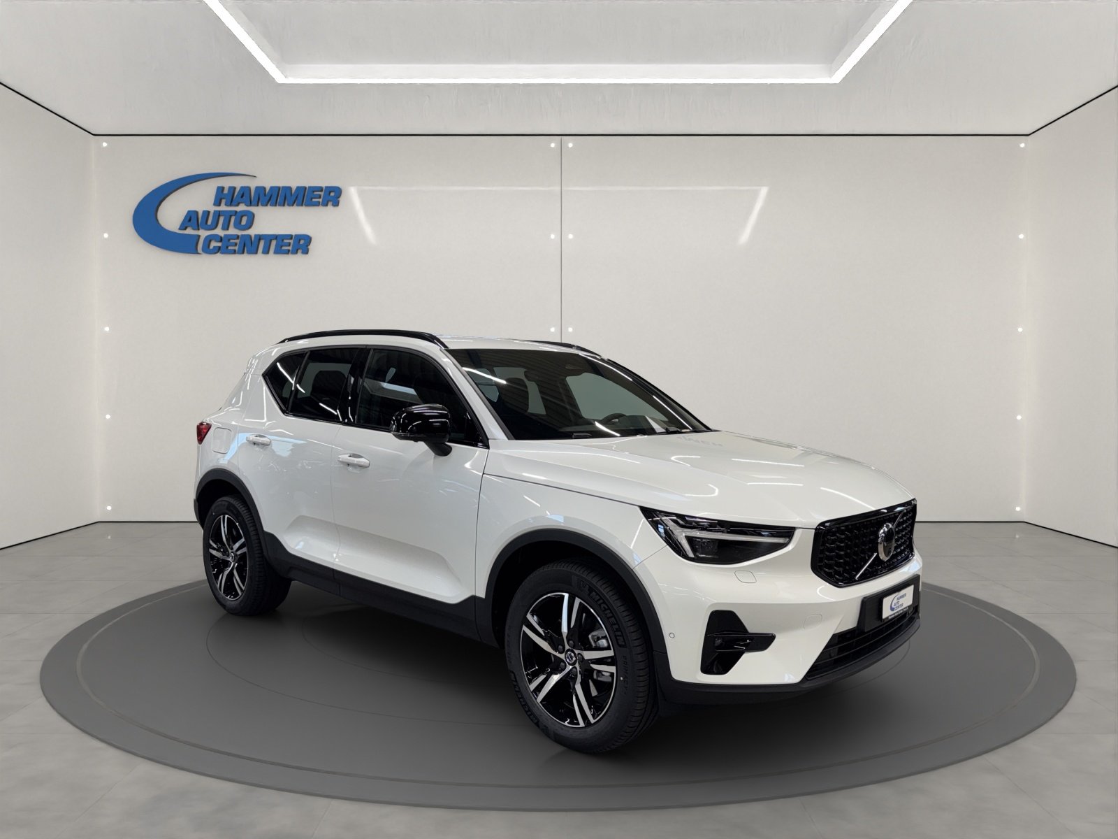 VOLVO XC40 2.0 B3 MH Plus Dark, Hybride Leggero Benzina/Elettrica, Auto nuove, Automatico - 7