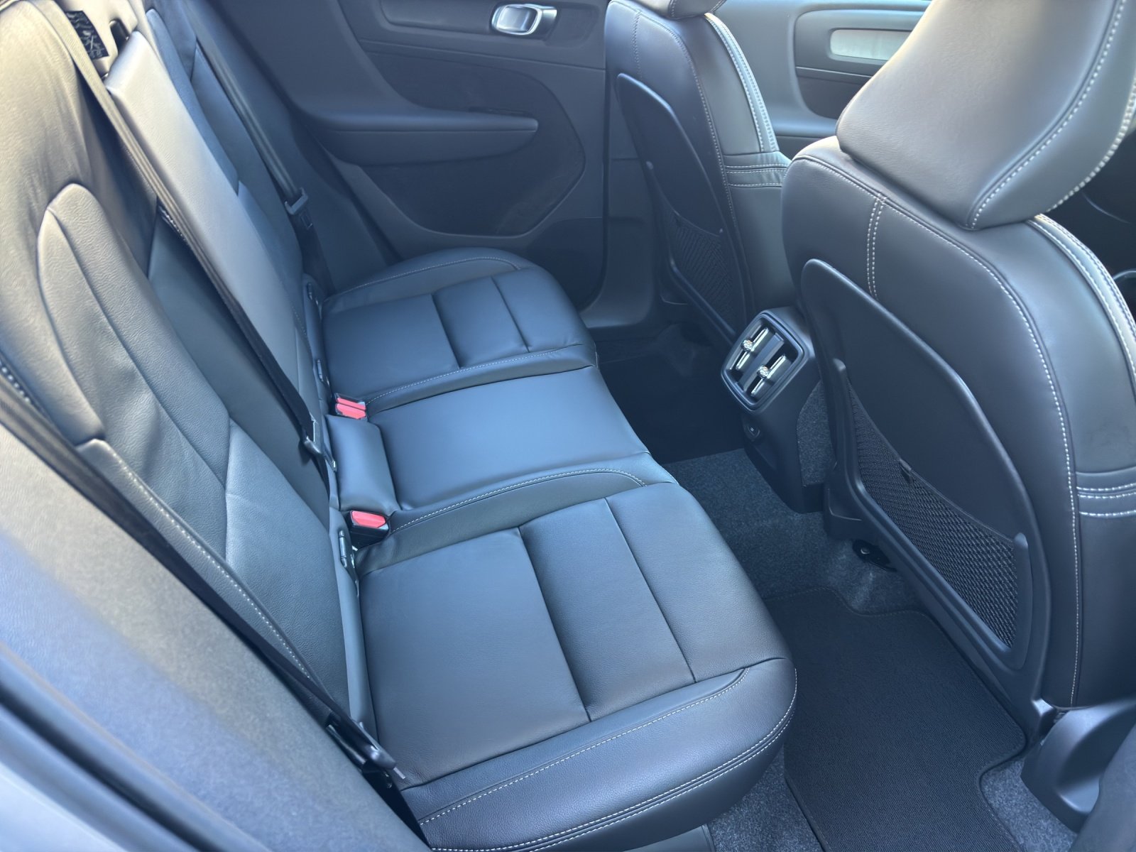VOLVO XC40 2.0 B3 MH Core XCITE, Hybride Léger Essence/Électricité, Voiture nouvelle, Automatique - 6