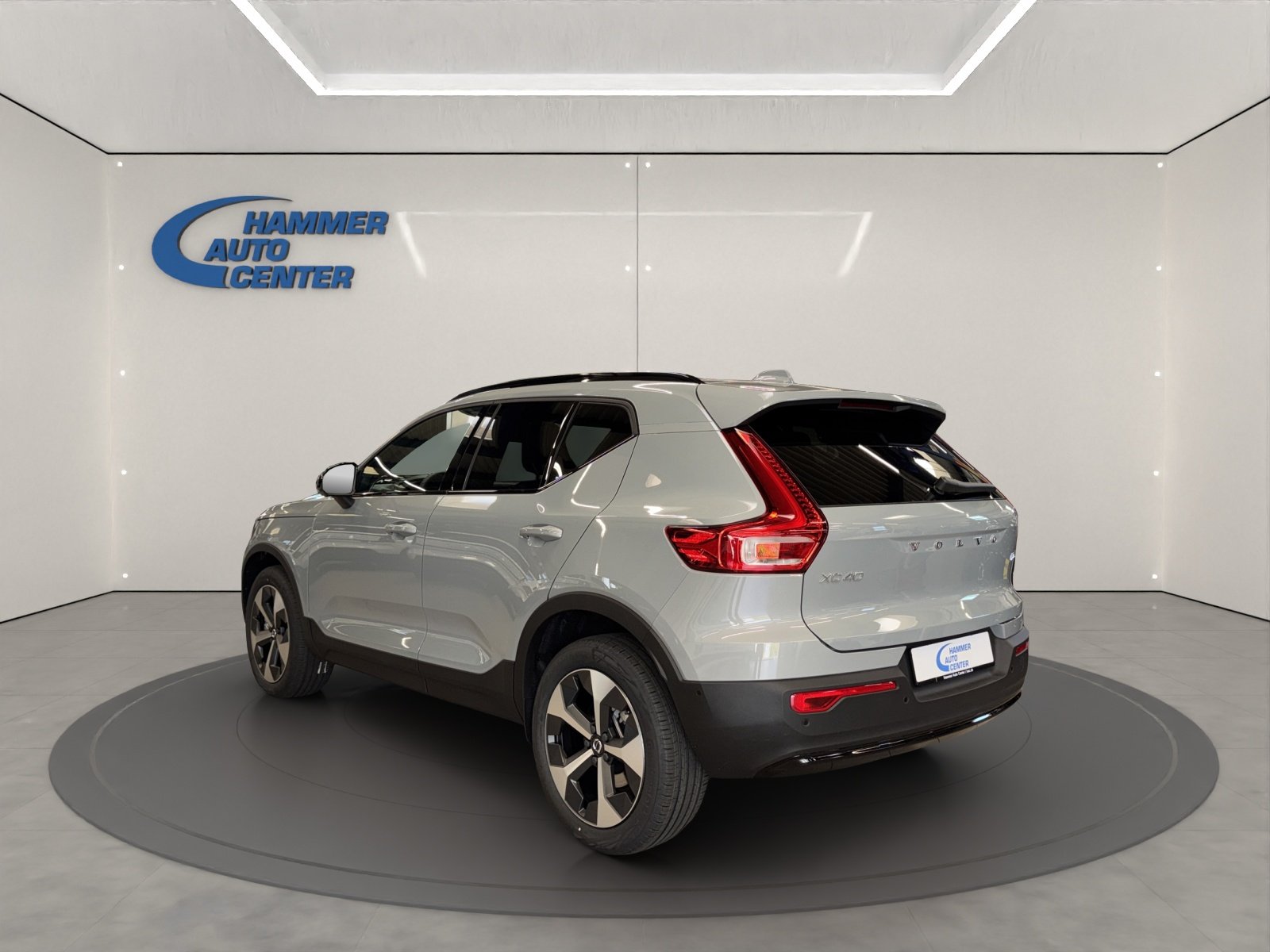 VOLVO XC40 2.0 B3 MH Plus Dark, Mild-Hybrid Petrol/Electric, New car, Automatic - 3